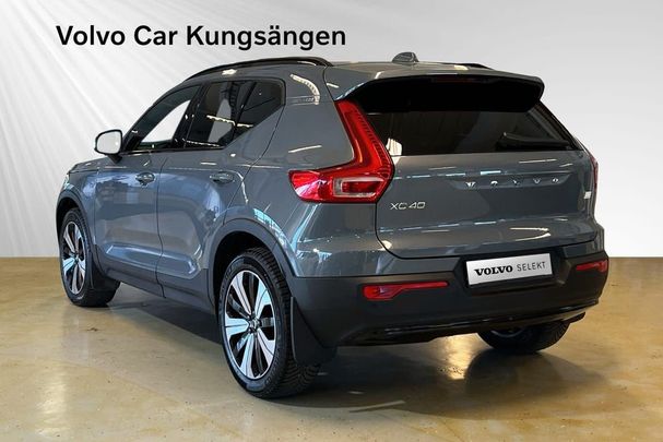 Volvo XC40 Recharge T4 Plus Dark 157 kW image number 3