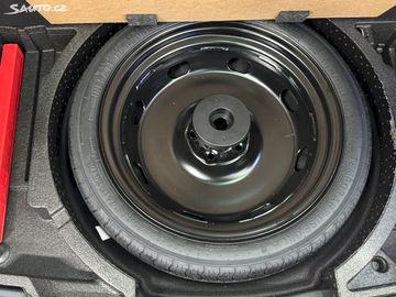 Car image 34