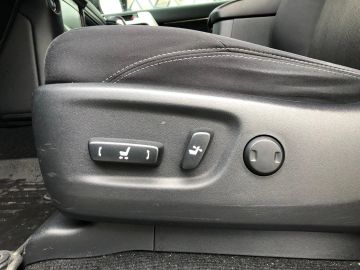 Car image 33