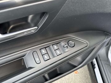 Car image 33