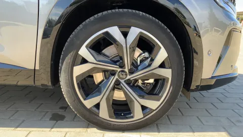 Car image 35