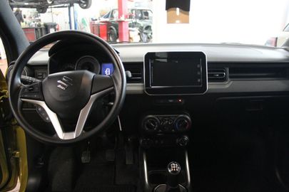 Car image 11