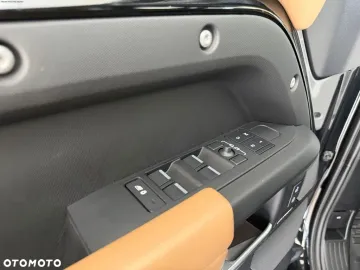 Car image 34