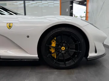Car image 30
