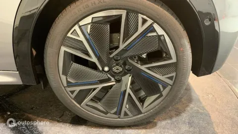 Car image 20