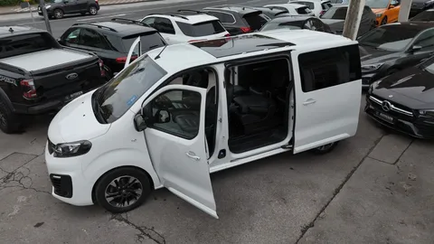 Car image 35