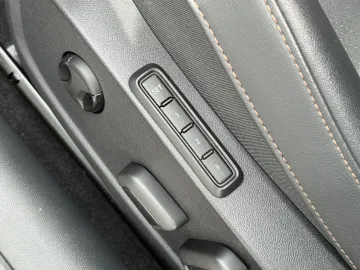 Car image 49