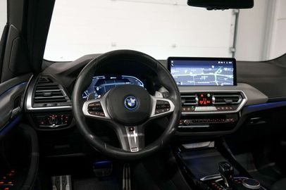 Car image 37