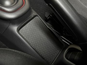 Car image 28