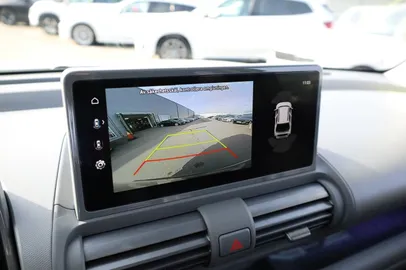 Car image 24