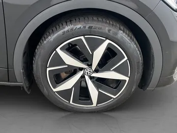 Car image 32