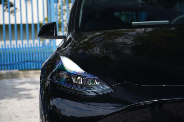 Tesla Model Y 255 kW image number 16