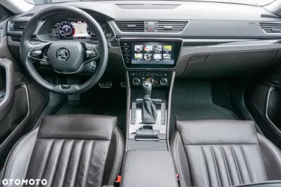 Car image 40