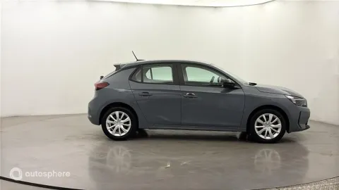 Car image 4