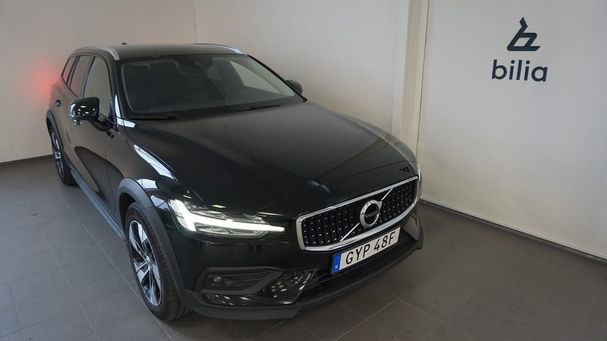 Volvo V60 Cross Country D4 AWD 141 kW image number 1