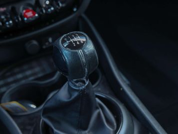 Car image 36