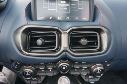 Car image 30