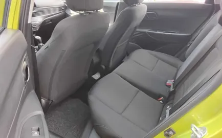 Car image 20