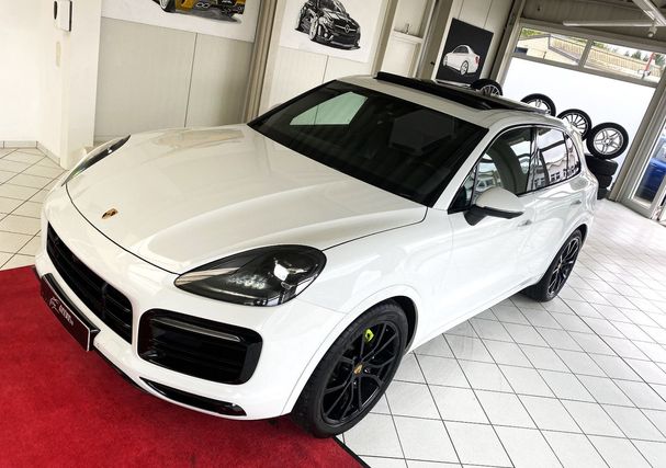 Porsche Cayenne GTS E-Hybrid 340 kW image number 2