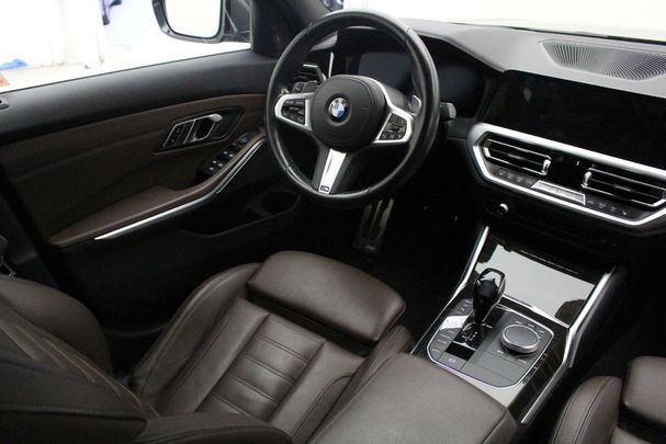 BMW 320i 135 kW image number 12