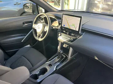 Car image 19