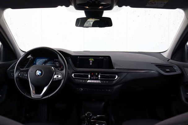 BMW 118i 100 kW image number 14