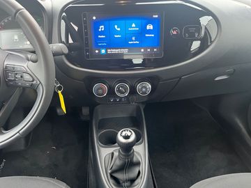 Car image 12