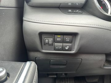 Car image 29