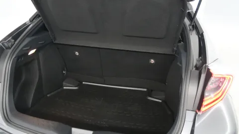 Car image 35
