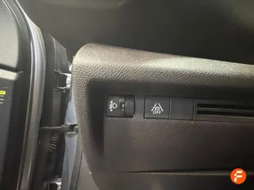 Car image 40