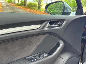 Car image 40