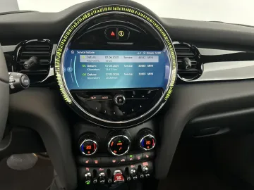 Car image 36