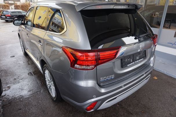 Mitsubishi Outlander Plus 4WD 165 kW image number 6