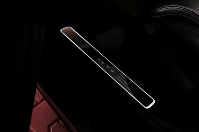 Car image 38