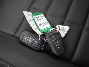Car image 37