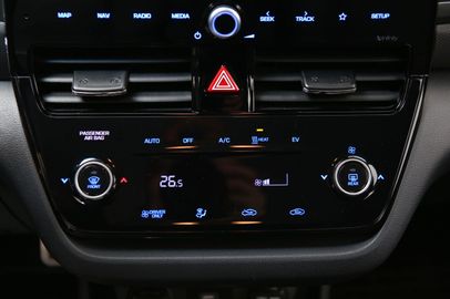 Car image 24