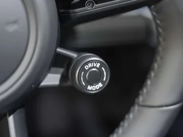 Car image 34