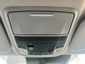 Car image 36