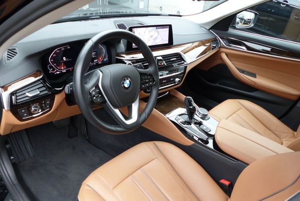 BMW 520i 135 kW image number 6