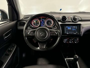 Car image 9