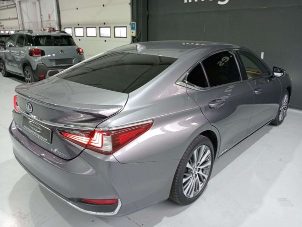 Lexus ES 300 H 160 kW image number 9