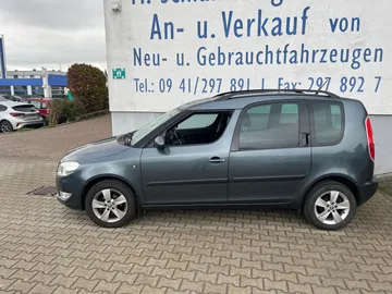 Car image 3