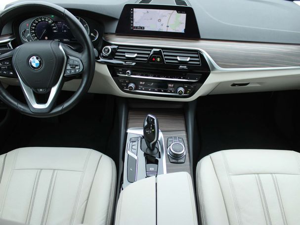 BMW 520d Touring 140 kW image number 19