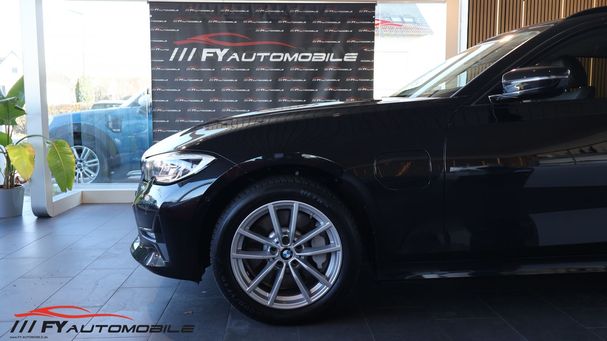 BMW 330 Touring e M Sport xDrive 215 kW image number 12