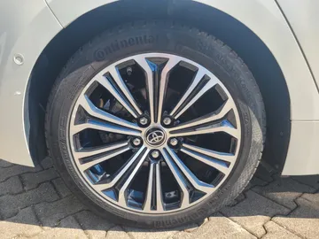 Car image 22
