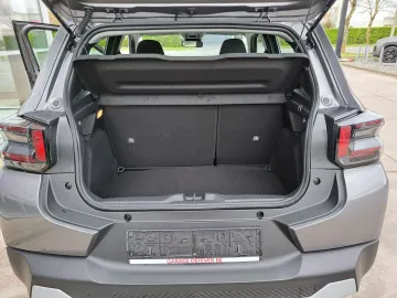 Car image 26