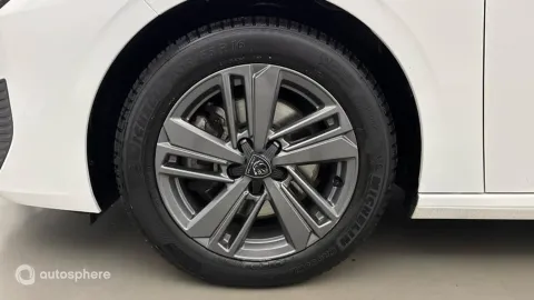 Car image 20