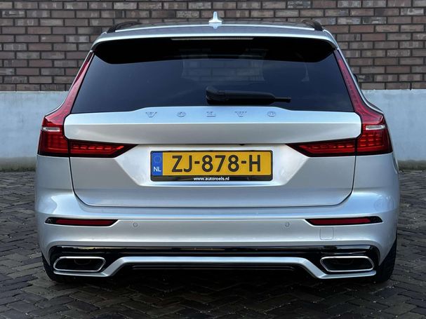 Volvo V60 T8 Twin Engine R Design AWD 287 kW image number 9