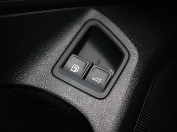 Car image 36