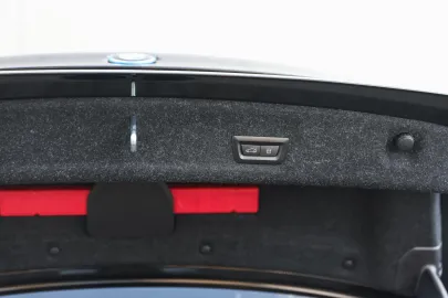 Car image 35